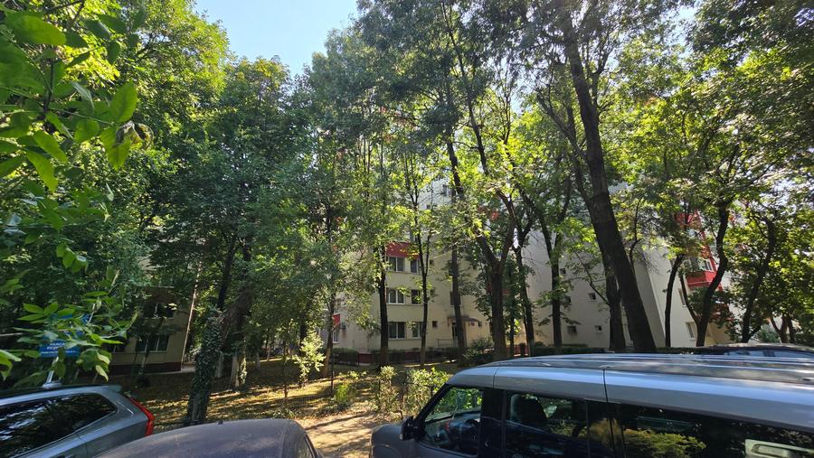 Apartament cu 2 camere decomandat în Berceni