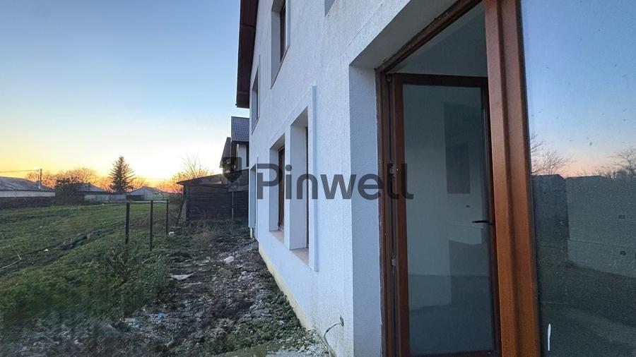 Duplex cu 4 camere cu Canalizare în Tunari