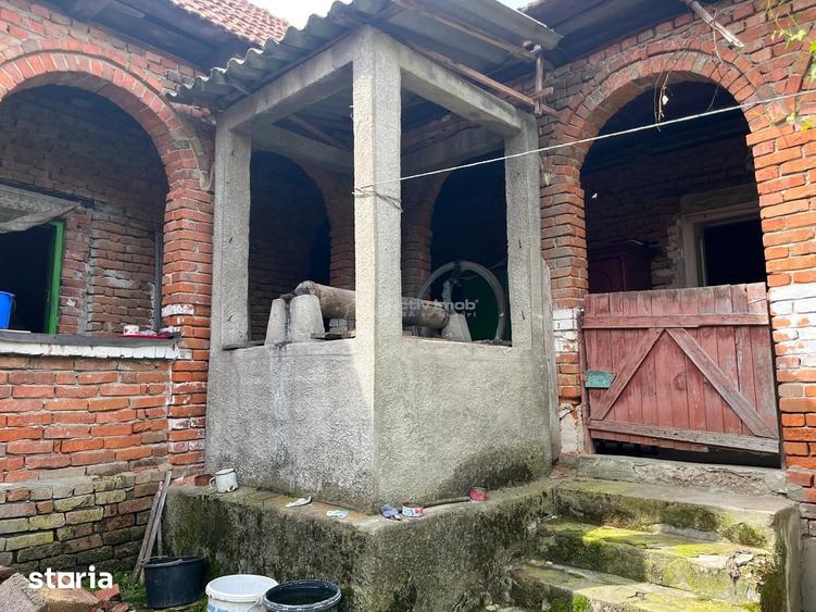 Casă cu 3 camere cu Teren 1699 Mp în Victor Vlad Delamarina