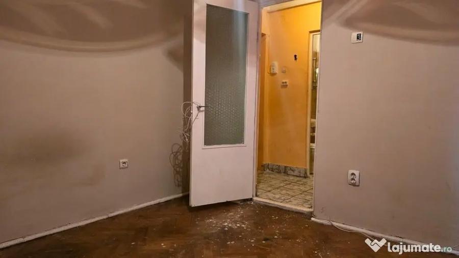 Garsonieră decomandată în Dacia