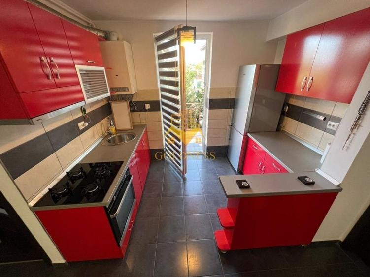 Apartament cu 3 camere semidecomandat, mobilat în Bună Ziua