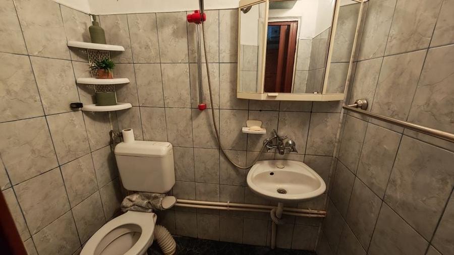 Garsonieră decomandată în 6 Vânători