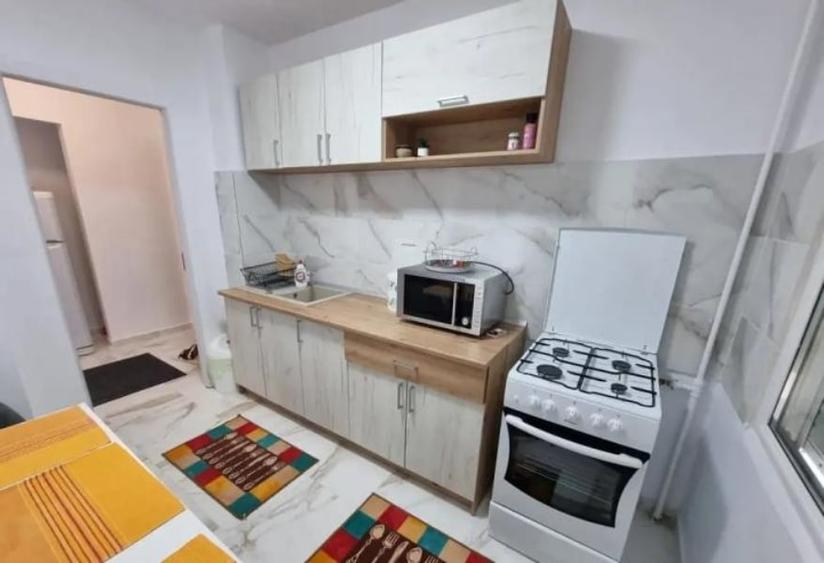 Apartament cu 2 camere semidecomandat în 1 Decembrie 1918