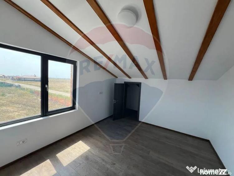 Casă cu 5 camere cu Teren 450 Mp în Nord