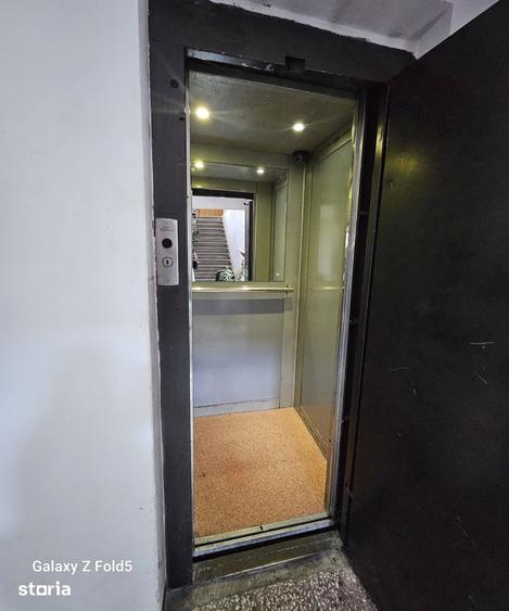 Apartament cu 3 camere decomandat în Decebal
