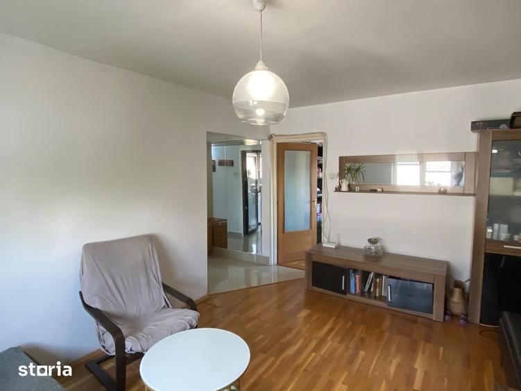 Apartament cu 2 camere decomandat în Văcăresti