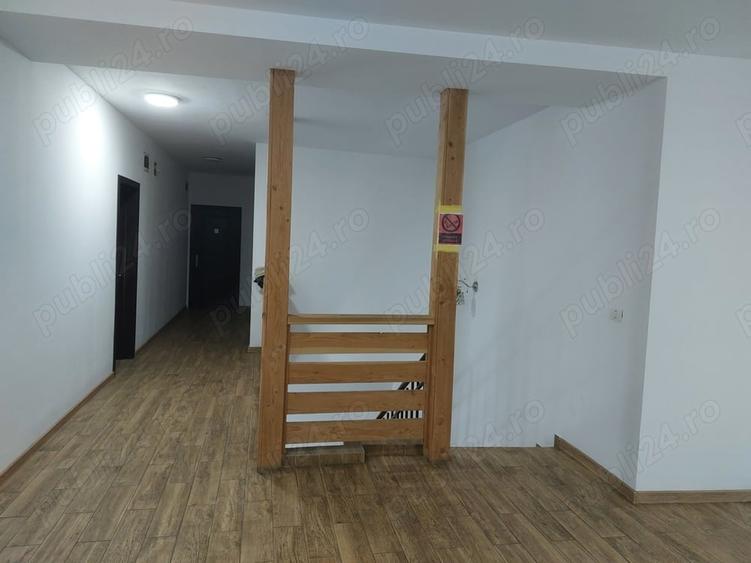 Casă cu 6 camere în Traian