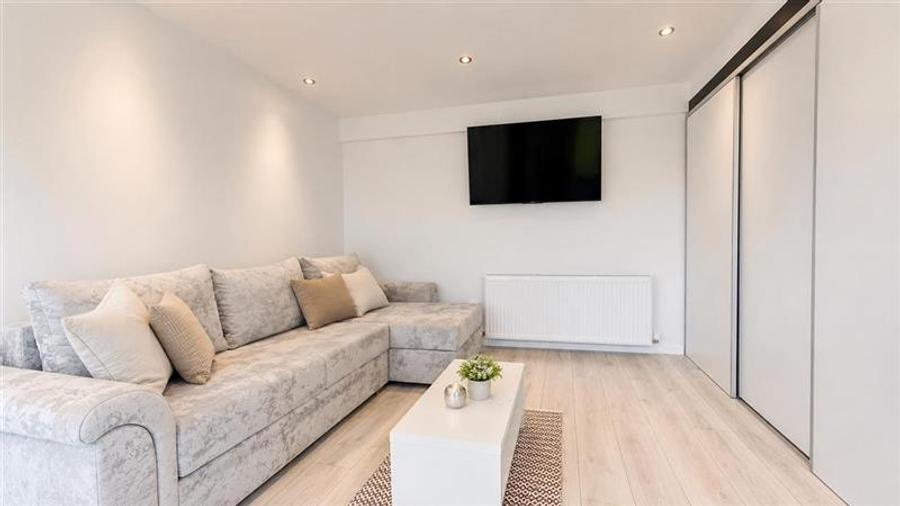 Teren extravilan de 1640 mp, în Exterior Est