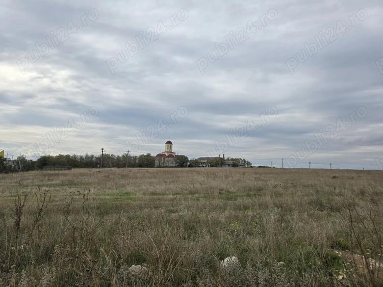 Teren de 35000 mp, în Agigea