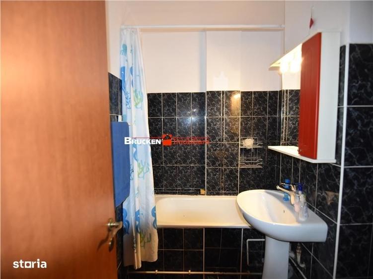 Apartament cu 3 camere decomandat în Sud