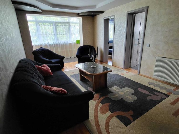 Apartament cu 3 camere semidecomandat în Exterior Vest