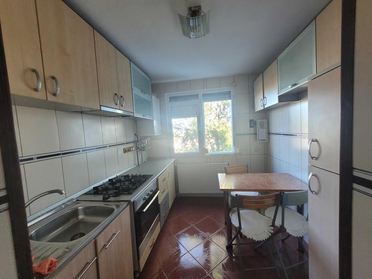 Inchiriez apartament doua camere - 6