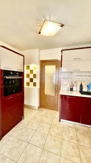 Apartament cu 4 camere decomandat în Central