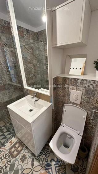 Apartament cu 3 camere semidecomandat în Exterior Vest