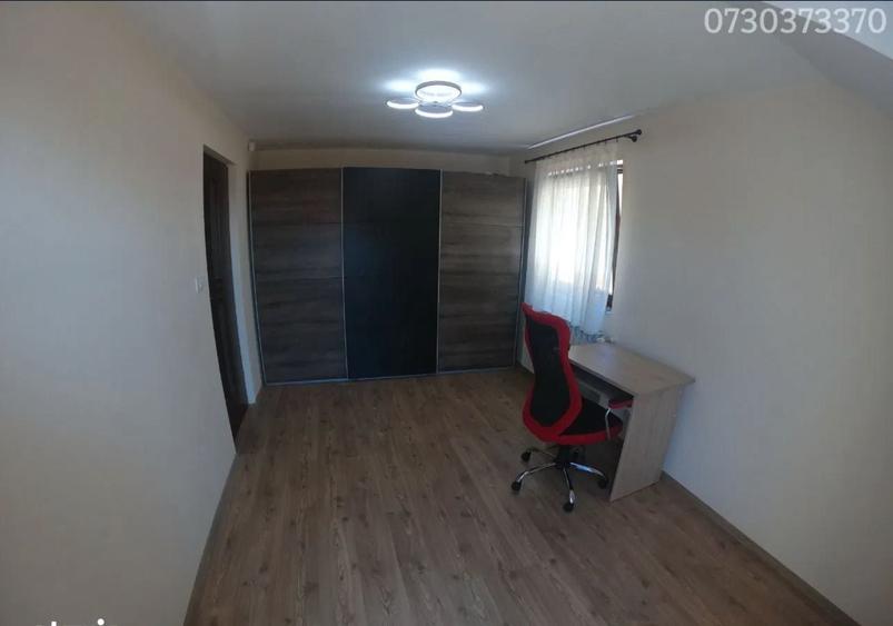 Casă cu 4 camere în Dumbrăvița