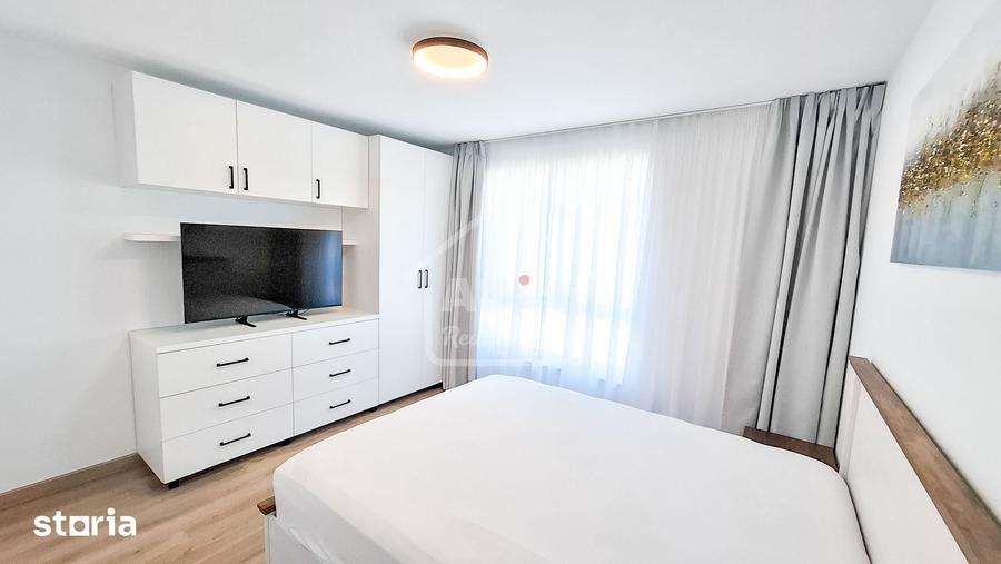 Apartament cu 3 camere decomandat, mobilat în Tractorul