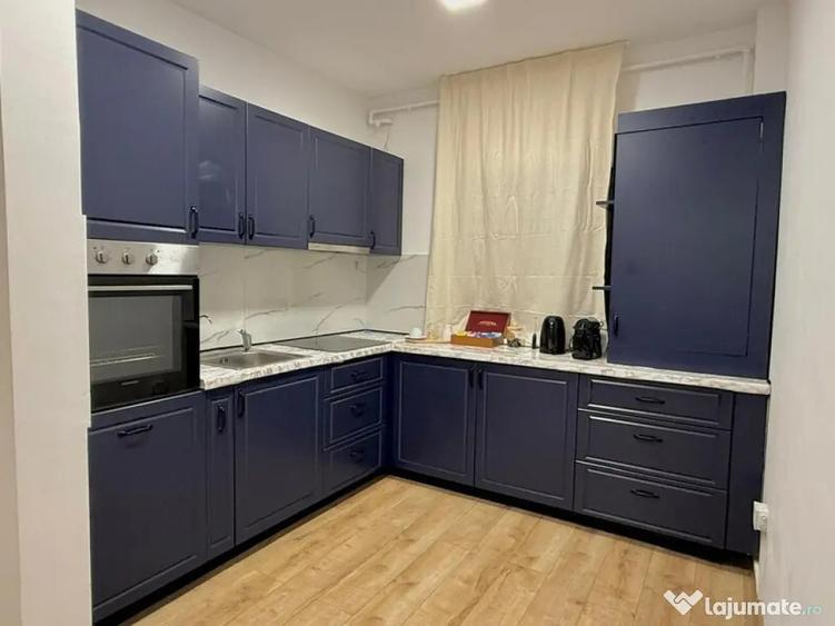 Casă cu 5 camere cu Teren 210 Mp în Eroii Revoluției