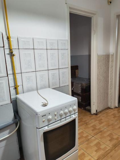Apartament cu 2 camere decomandat în Petros