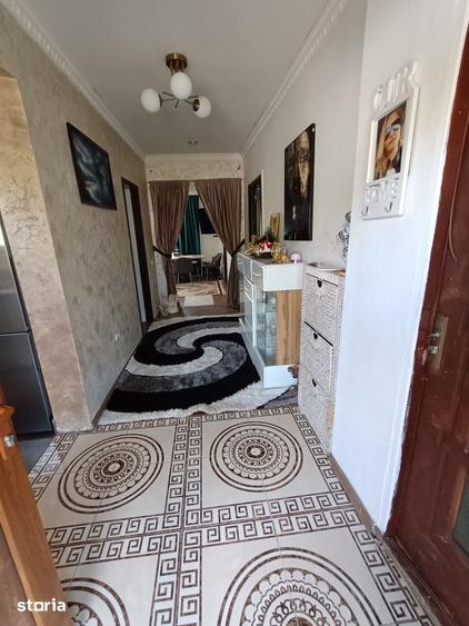 Casă cu 3 camere cu Teren 400 Mp în Central