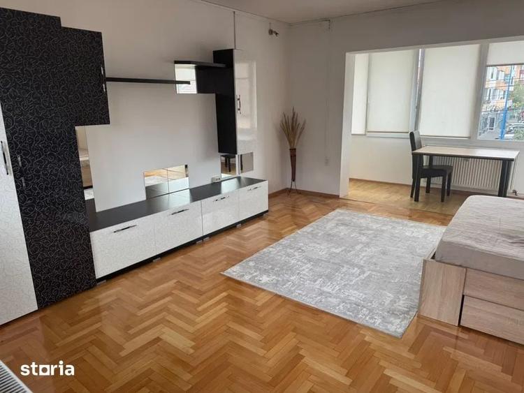 Garsonieră decomandată în Bartolomeu