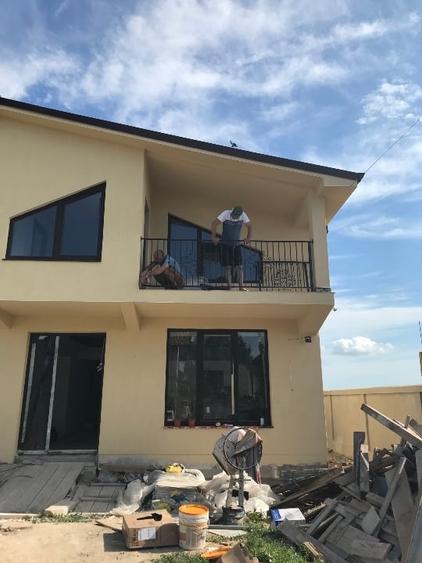 Casă individuală cu 5 camere cu Canalizare în Central