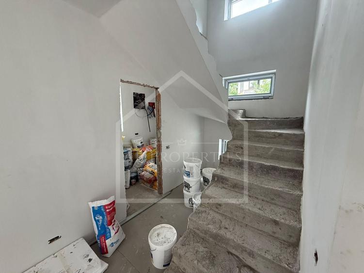 Duplex cu 4 camere cu Canalizare în Străulești