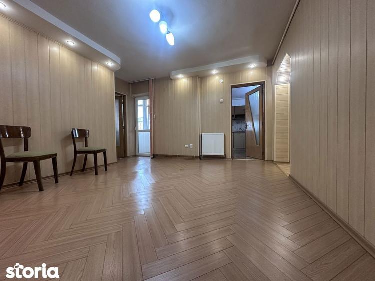 Apartament cu 4 camere decomandat în Micro 5