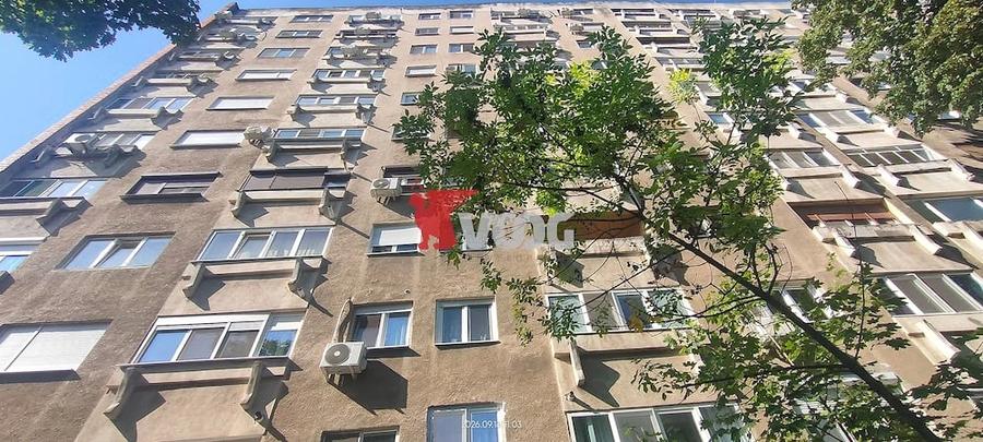 Apartament cu 3 camere semidecomandat în Central
