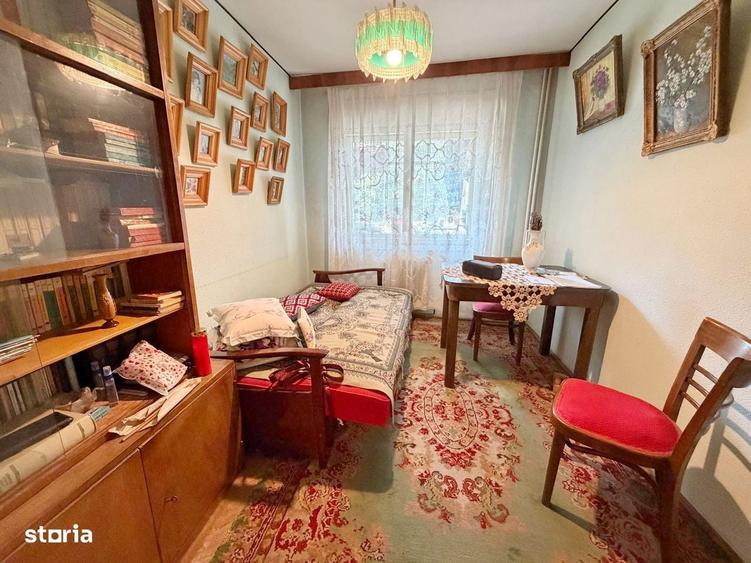 Apartament cu 4 camere în Podu Roș
