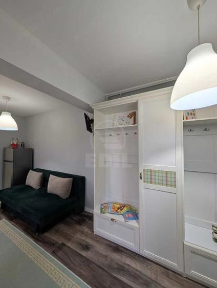 Apartament cu 3 camere semidecomandat în Florești