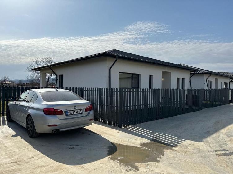 Casă cu 3 camere cu Teren 1100 Mp în Bujoreni
