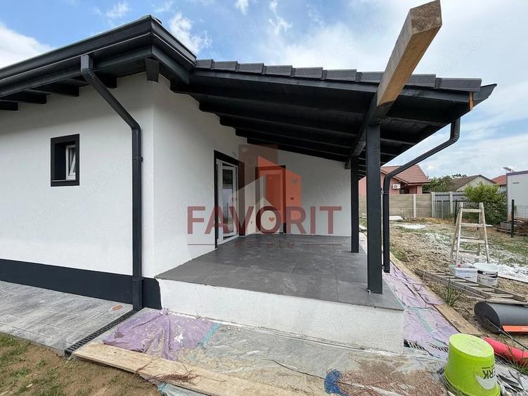 Casă cu 3 camere cu Teren 300 Mp în Sânmihaiu Român