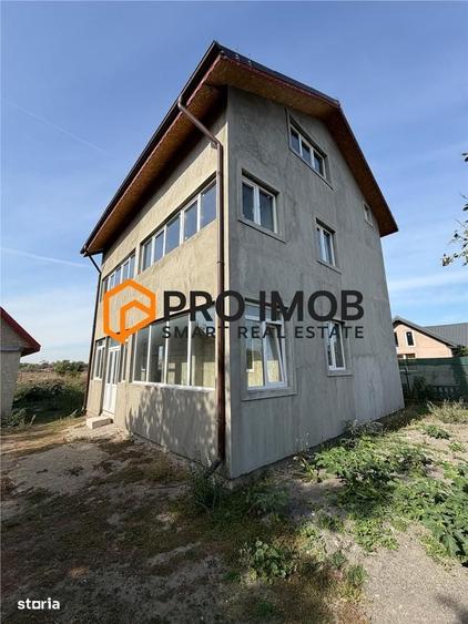 Casă cu 4 camere în Central