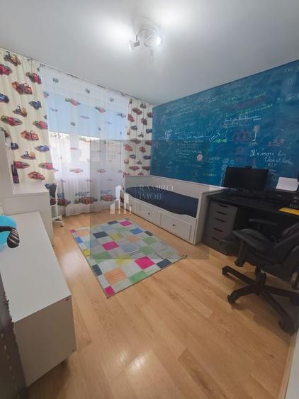 Apartament cu 4 camere decomandat, mobilat în Ozana