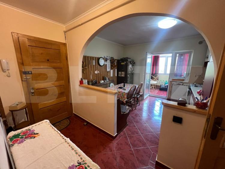 Apartament cu 4 camere decomandat în Central