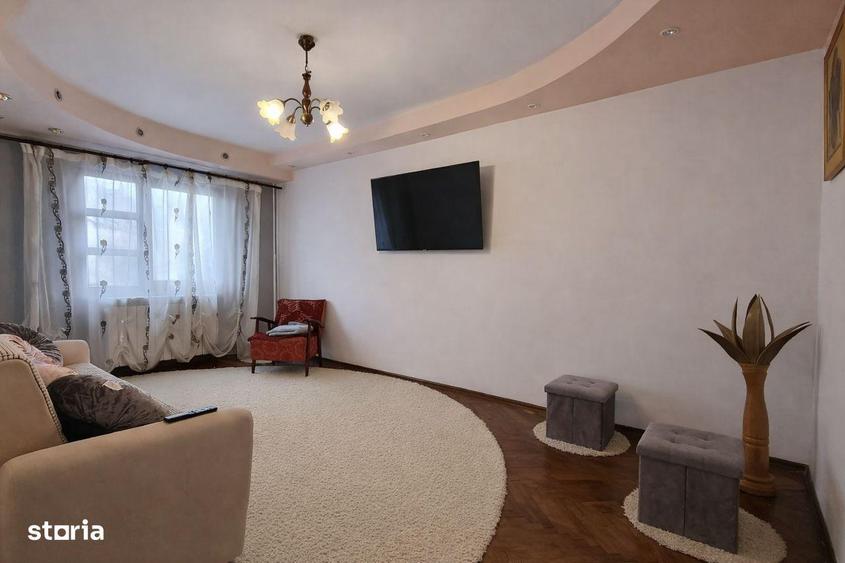Apartament cu 3 camere decomandat în Păcurari