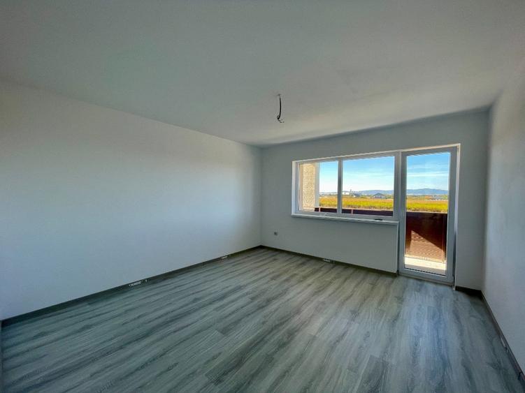 Apartament cu 2 camere decomandat în Sânpetru