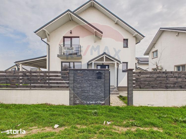 Casă cu 5 camere cu Teren 559 Mp în Crevedia