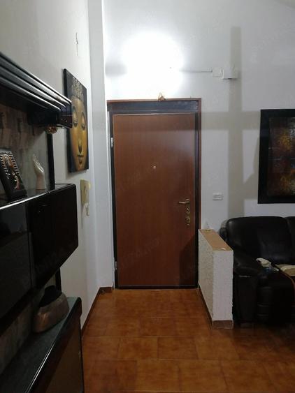 Apartament cu 3 camere decomandat în Exterior Vest