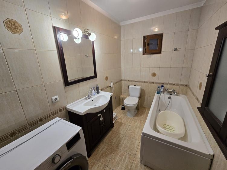 Apartament cu 4 camere decomandat în Horpaz