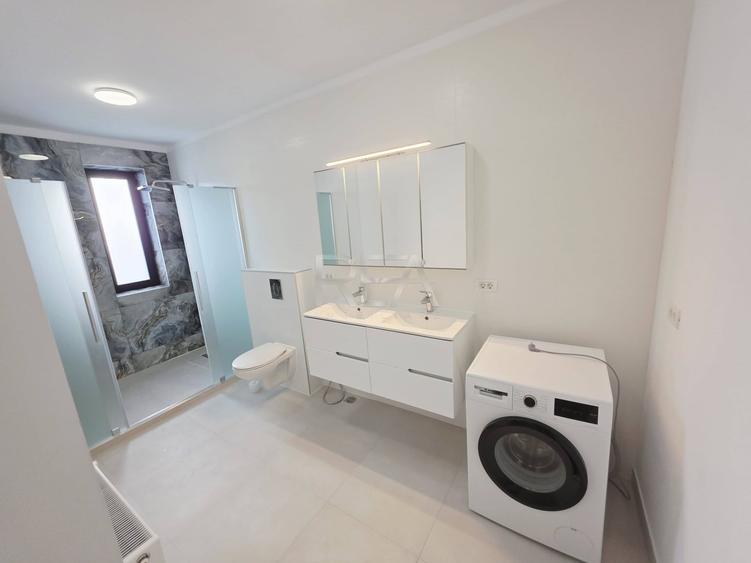 Casă individuală cu 5 camere cu Canalizare în Theodor Pallady