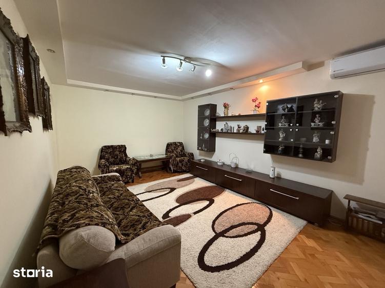 Apartament cu 3 camere decomandat în Soarelui