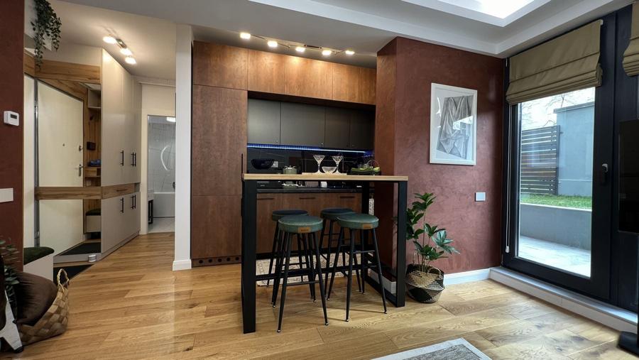 Apartament cu 2 camere decomandat, mobilat în Ultracentral