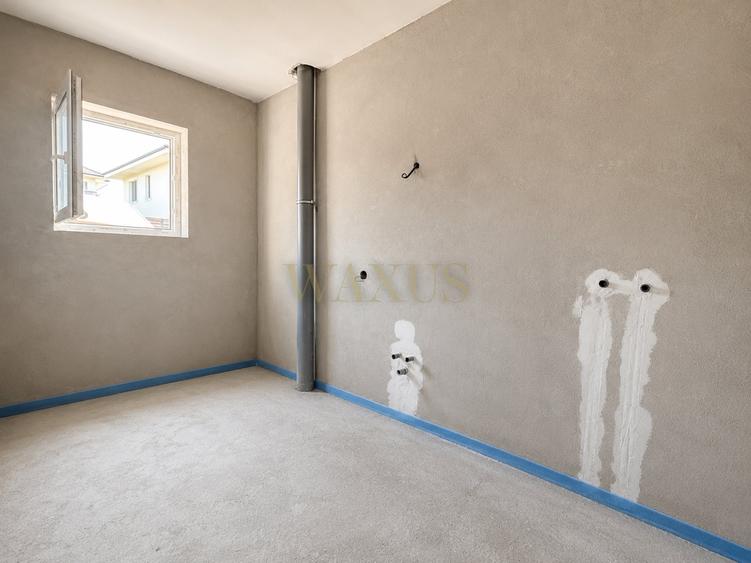 Duplex cu 4 camere cu Canalizare în Chinteni
