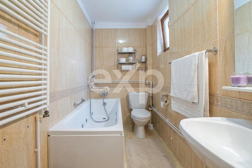 Casă individuală cu 7 camere cu Canalizare în Valea Azugii
