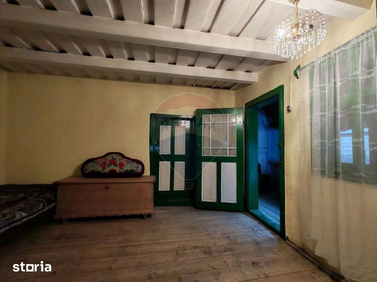 Casă cu 3 camere cu Teren 767 Mp în Poiana Sibiului