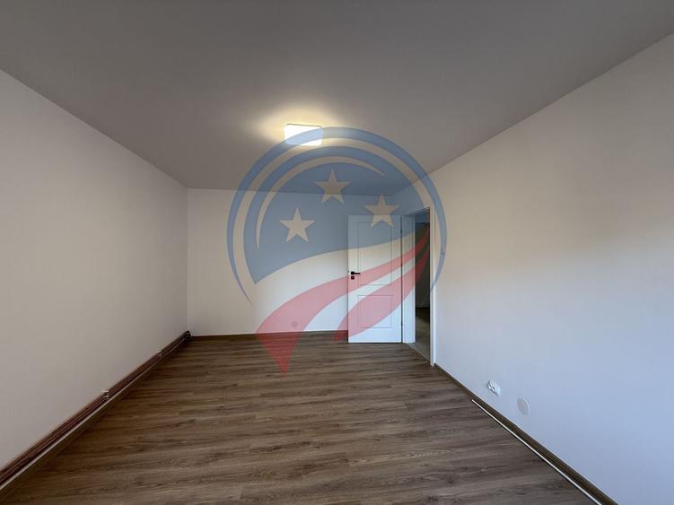 Apartament cu 4 camere decomandat în 1 Mai