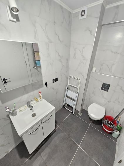Apartament cu 3 camere semidecomandat în Theodor Pallady