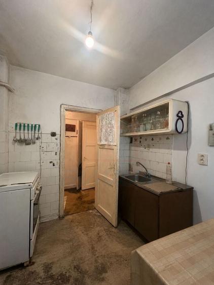 Apartament cu 2 camere semidecomandat în Piața Centrală