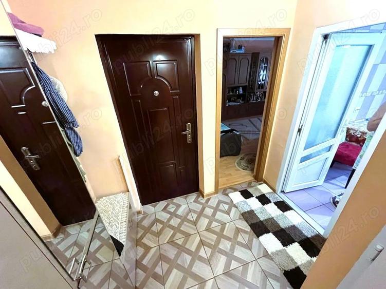 Apartament cu 3 camere decomandat în E3